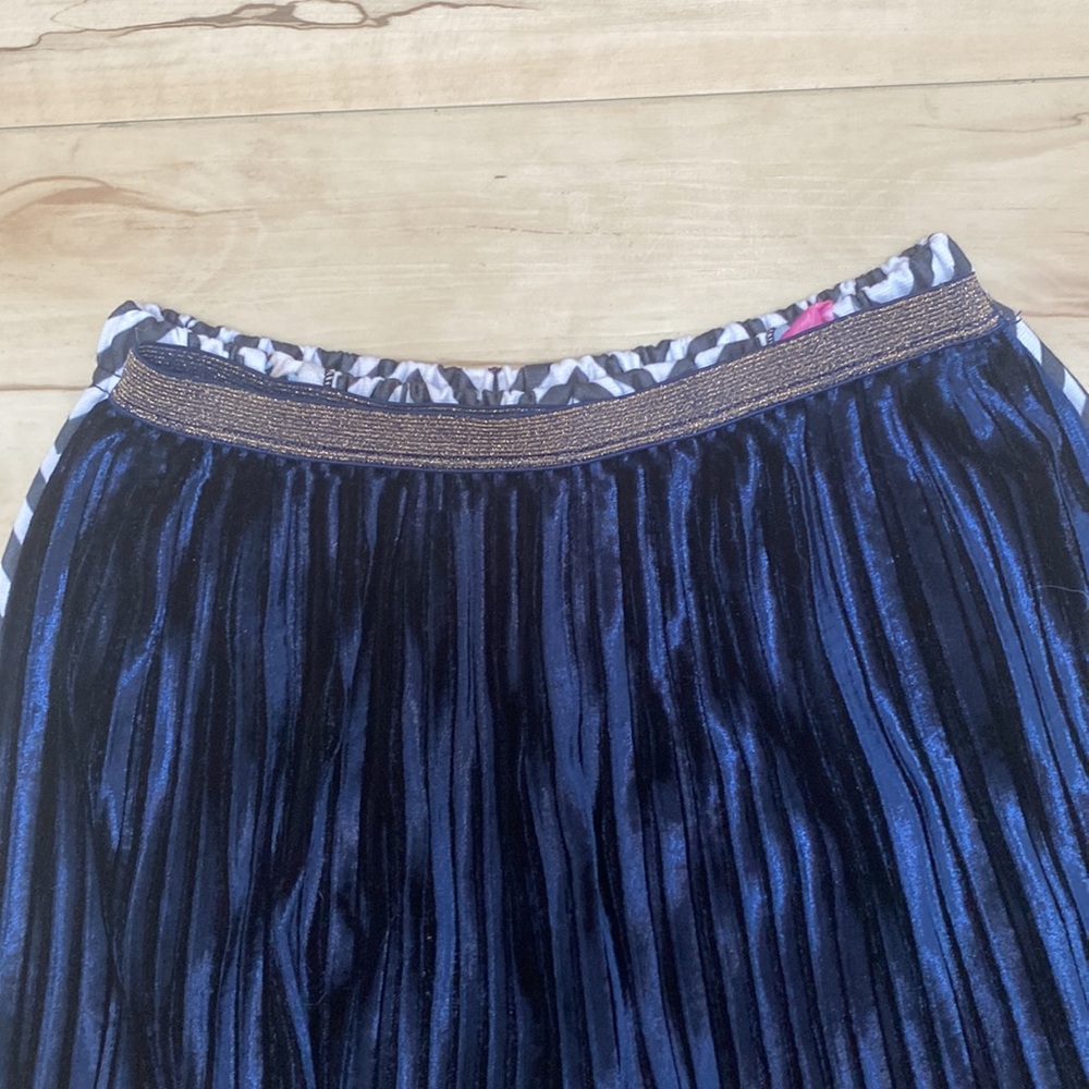 Old Navy Girl Size 8/10 Skirt/Short Bundle. Old Navy Blue Velvet Skirt and - Picture 13 of 13